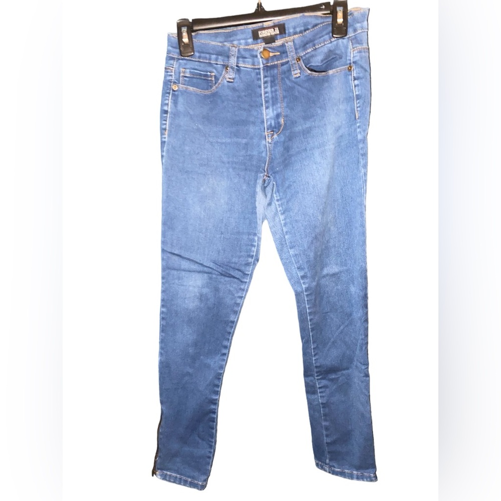 “Forever 21” “Premium Denim” Blue Jeans with Zipper Ankle US Size 26